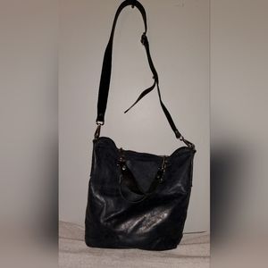 M0851 Crossbody Leather